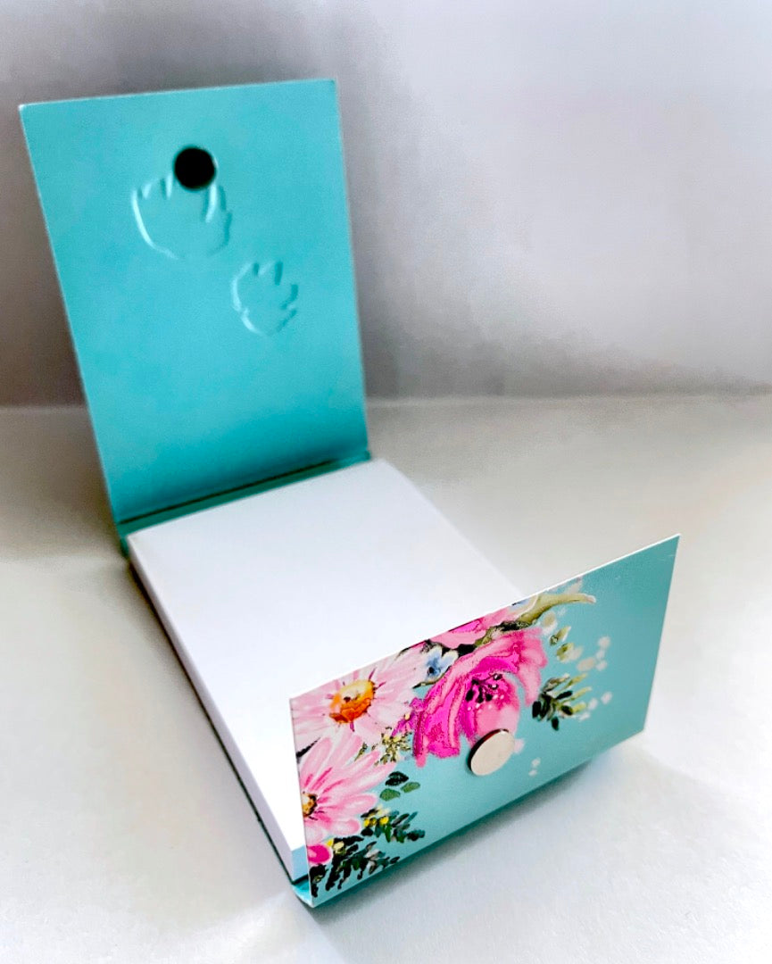 Pocket Florals Notepad with Magnetic Closure Plain Pages - Flower Bouquet